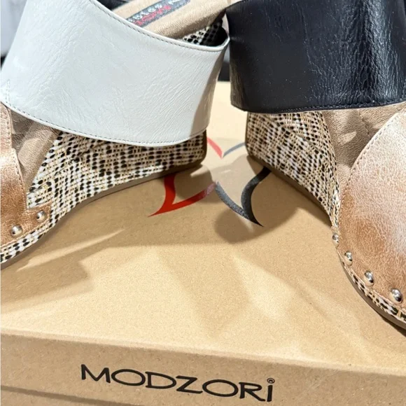 Stylish Black and White Sandals Modzori Reversibles style 191303 wedge - Picture 4 of 6